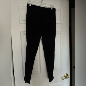 Leggings with zip pockets